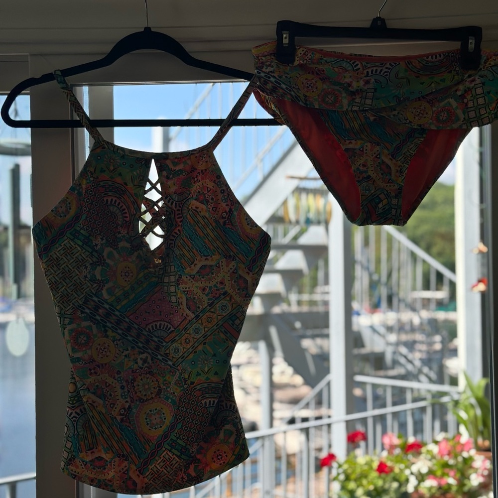 Colorful Patterned Tankini Set - Picture 8 of 8